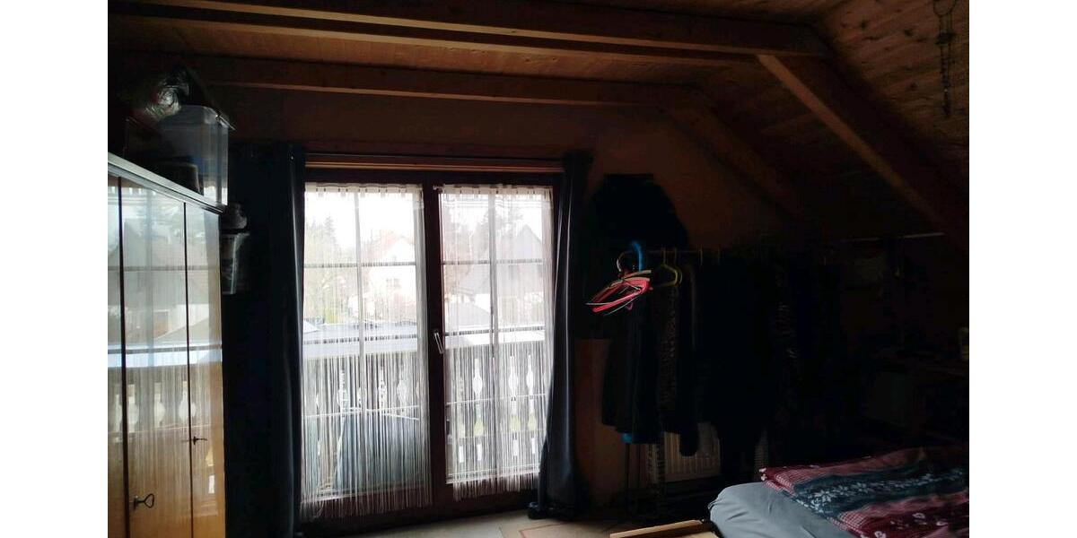 Dachgeschoßwohnung Dresden Klotzsche - 4 Zimmer, 100 m&sup2;, 1.200&euro; | Angebot:25697158