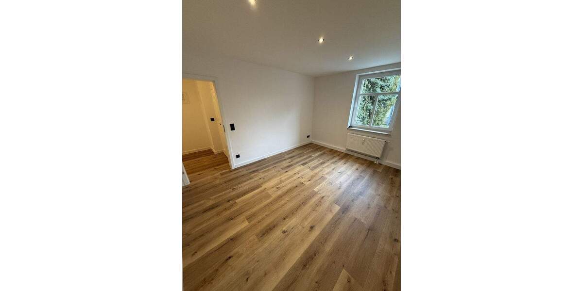 Luxus Erdgeschosswohnung mit 20 m² Terrasse & Garten - hochwertig saniert, ruhig, privat - prov-frei 3 zimmer