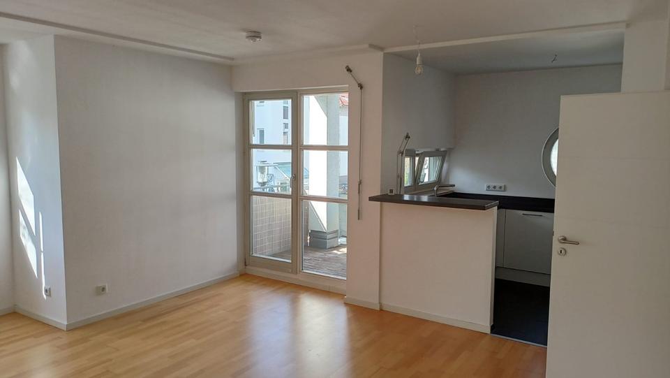 Top Altersvorsorge mit 4,8% Mietrendite, Stellplatz, Balkon & EBK 2 zimmer