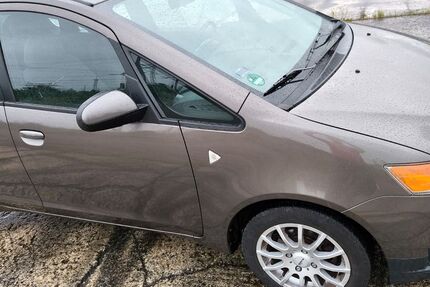 Mitsubishi Colt 91.000 km 4.500 € Dresden 01259