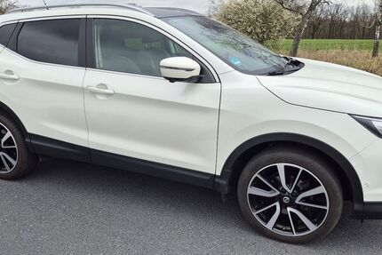 Nissan Qashqai 171.500 km 10.700 &euro; Dresden 01108