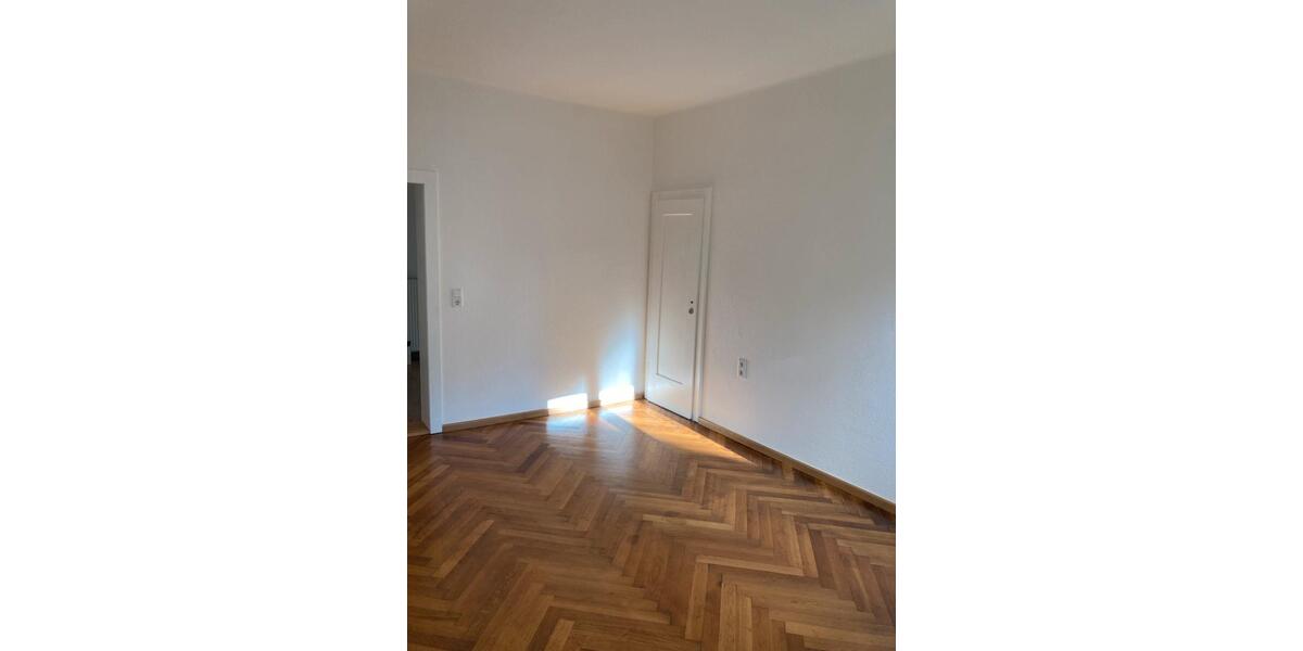 Hochparterre Dresden Loschwitz - 4.5 Zimmer, 140 m&sup2;, 1.700&euro; | Angebot:25918845
