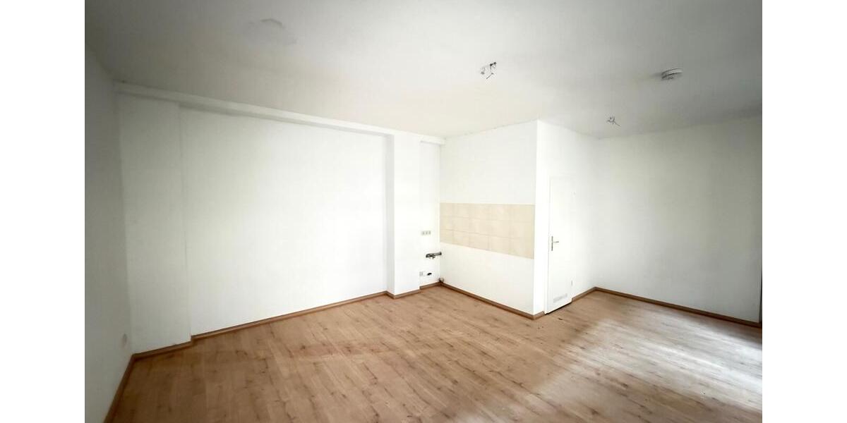 Erdgeschoßwohnung Dresden Neustadt - 1 Zimmer, 30 m&sup2;, 300&euro; | Angebot:25540937