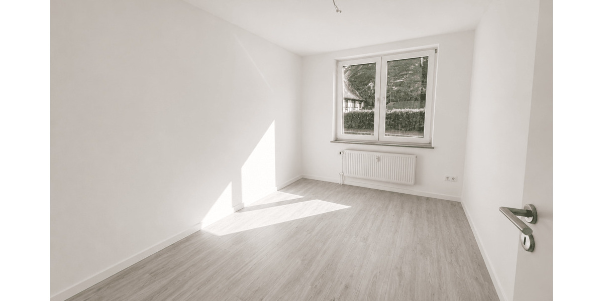 Etagenwohnung Dresden Bühlau/Weißer Hirsch - 4 Zimmer, 90 m&sup2;, 1.080&euro; | Angebot:26908625
