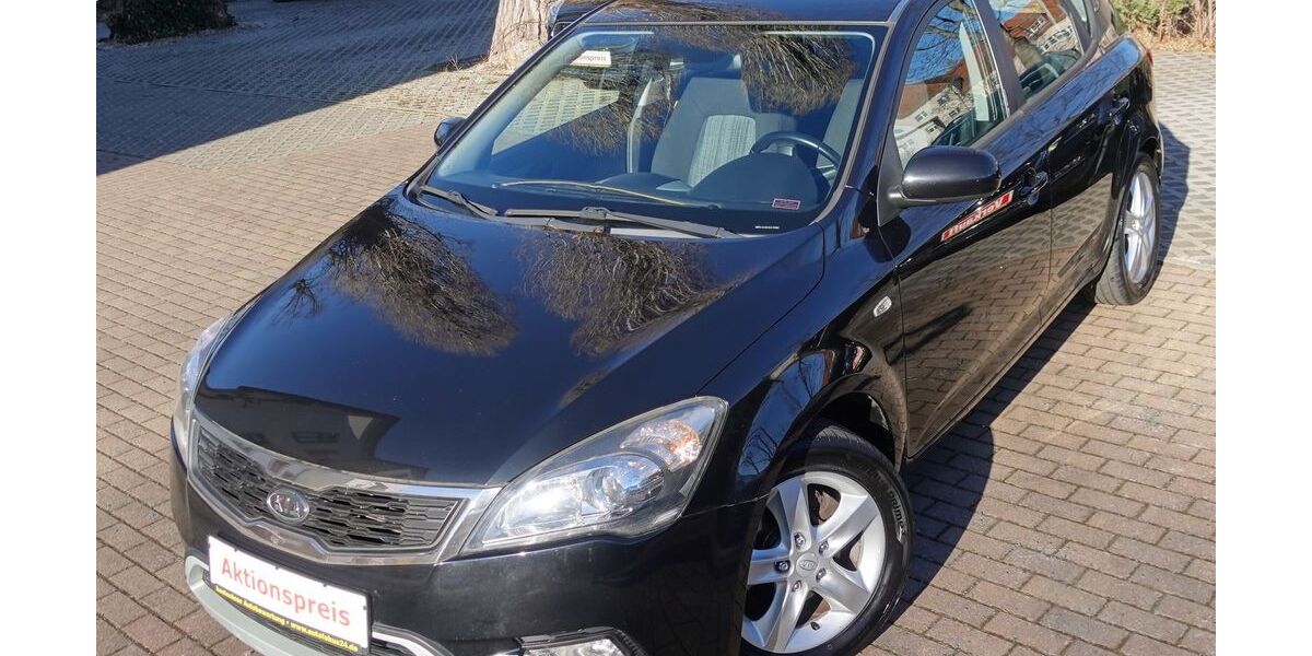 Kia ceed / Ceed 123.000 km 4.980 &euro; Dresden 01239