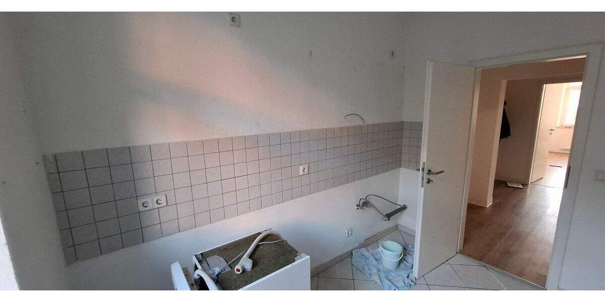 2-Raum-Wohnung mit Balkon, ruhige Seitenstraße, zentral gelegen 2 zimmer