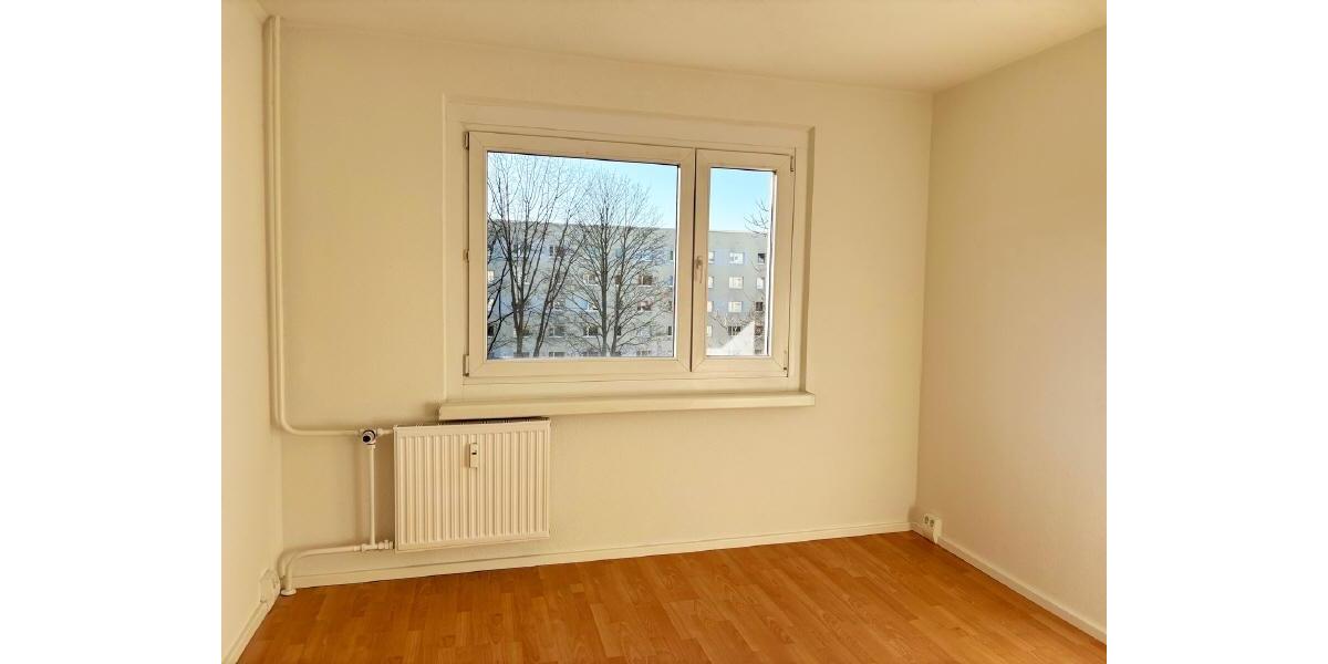 Etagenwohnung Dresden Prohlis - 4 Zimmer, 77 m&sup2;, 875&euro; | Angebot:25377474