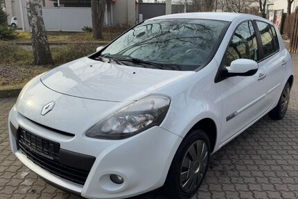 Renault Clio 236.000 km 2.800 &euro; Dresden 01139
