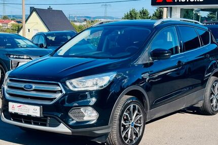 Ford Kuga 118.000 km 8.900 &euro; Heidenau 01809