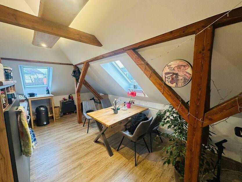 Sanierte 2-Raum-Wohnung im Dachgeschoss