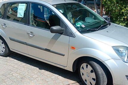Ford Fiesta 89.000 km 2.890 &euro; Dresden 01097