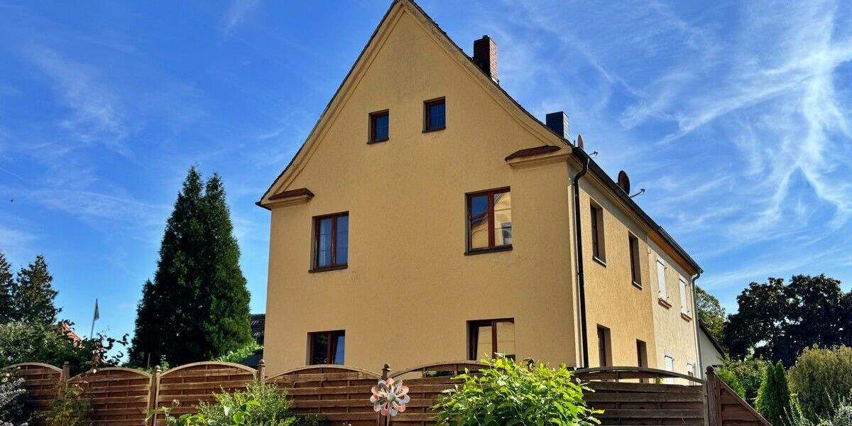 Attraktive Doppelhaushälfte in ruhiger Lage am Dresdner Stadtrand - ideal für Familien 4 zimmer