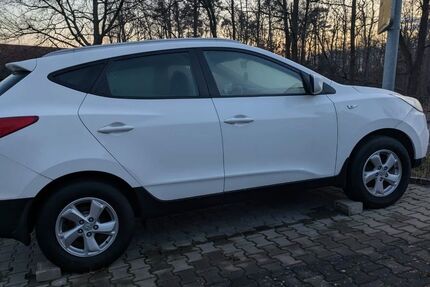 Hyundai ix35 126.182 km 9.200 &euro; Dresden 01217