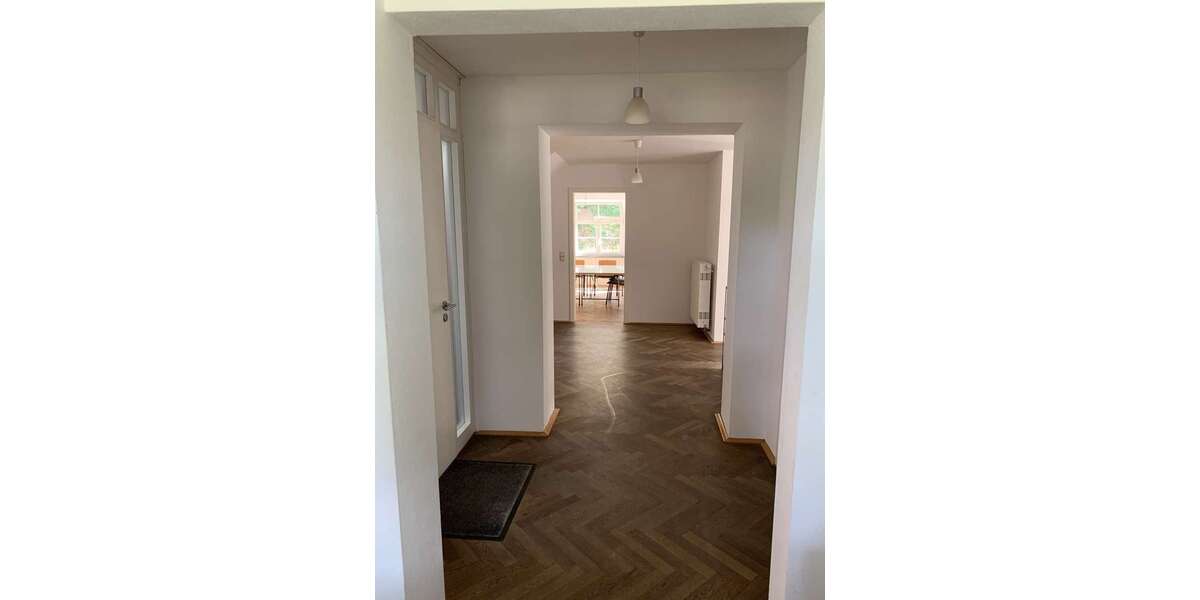 Stilvolle Stadtvilla: Historischer Charme & moderne Ausstattung – Perfekt für Wohnen und Arbeiten zimmer