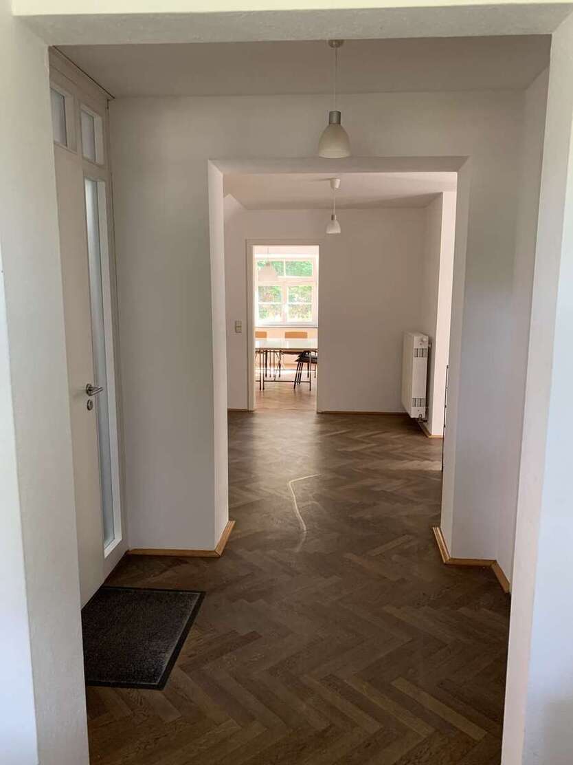 Stilvolle Stadtvilla: Historischer Charme & moderne Ausstattung – Perfekt für Wohnen und Arbeiten zimmer