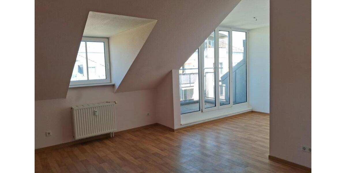 Dachgeschoßwohnung Meißen - 2 Zimmer, 64 m&sup2;, 500&euro; | Angebot:26424149