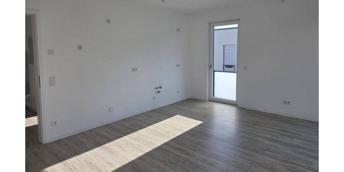 Etagenwohnung Dresden Klotzsche - 3 Zimmer, 75 m&sup2;, 1.366&euro; | Angebot:26779535