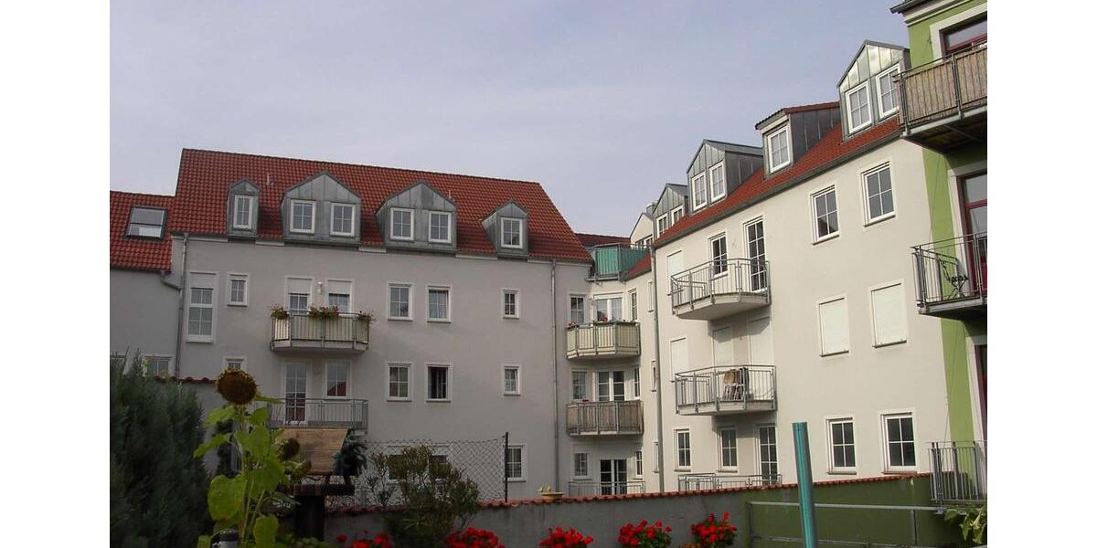 Dachgeschoßwohnung Radeberg - 4 Zimmer, 135 m&sup2;, 1.000&euro; | Angebot:26443785