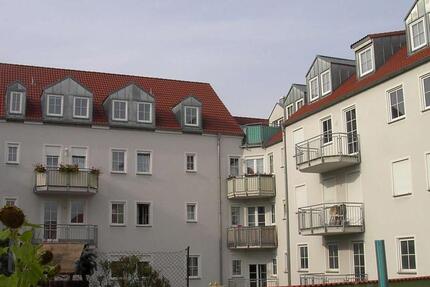 Wohnung Radeberg - 4 Zimmer, 135 m&sup2;, 1.000&euro; | Angebot:26443785