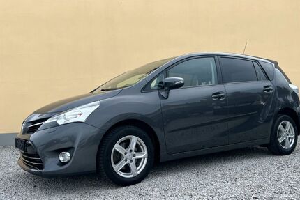 Toyota Verso 98.100 km 12.500 &euro; Dresden 01109