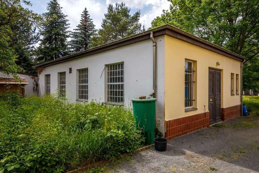 Halle in Dresden Niedersedlitz 250.000 € 100 m²