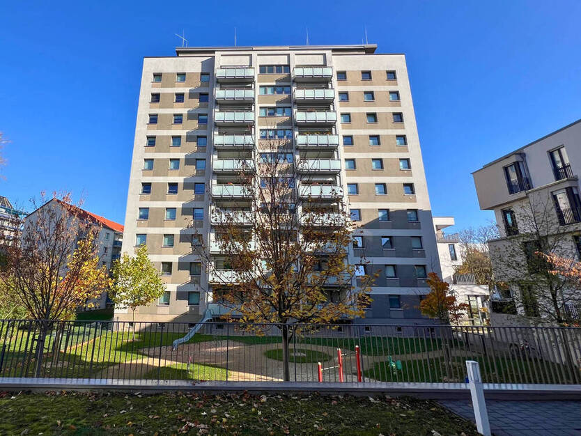 neuwertige Wohnung in direkter Zentrumslage