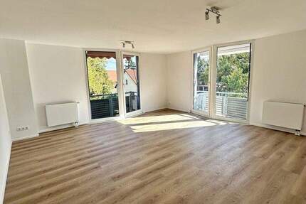 Erstbezug nach umfassender Sanierung: Stilvolle 3-Zimmer WHG mit unmittelbarer Elbnähe & 3-Balkonen 3 zimmer