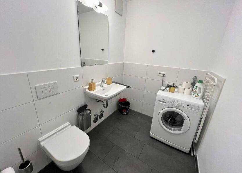 neuwertige Wohnung in direkter Zentrumslage