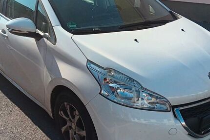 Peugeot 208 145.000 km 2.999 € Dresden 01237