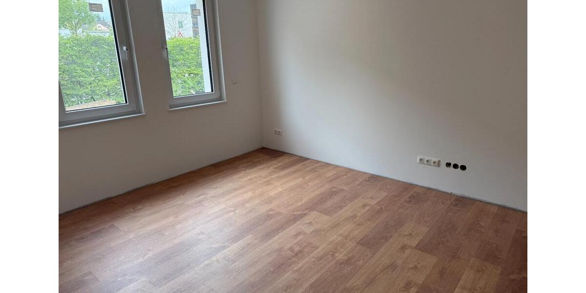 Erdgeschoßwohnung Dresden Klotzsche - 4 Zimmer, 100 m&sup2;, 1.750&euro; | Angebot:26477172