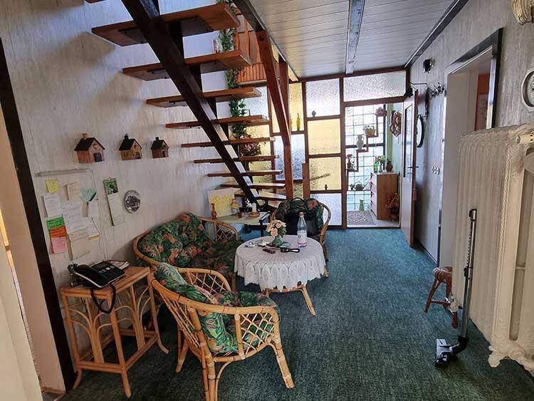 **Zwischen Blüten und Dornen - Schönes Einfamilienhaus mit Sanierungsbedarf**