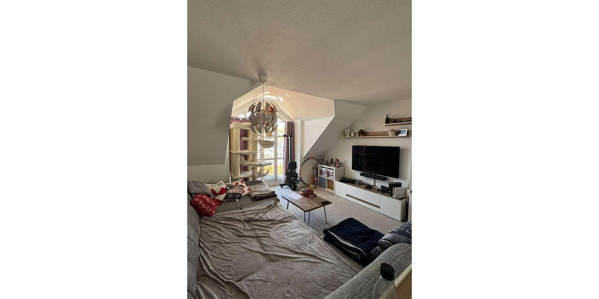 Dachgeschoßwohnung Radeberg - 4 Zimmer, 135 m&sup2;, 1.000&euro; | Angebot:26443785