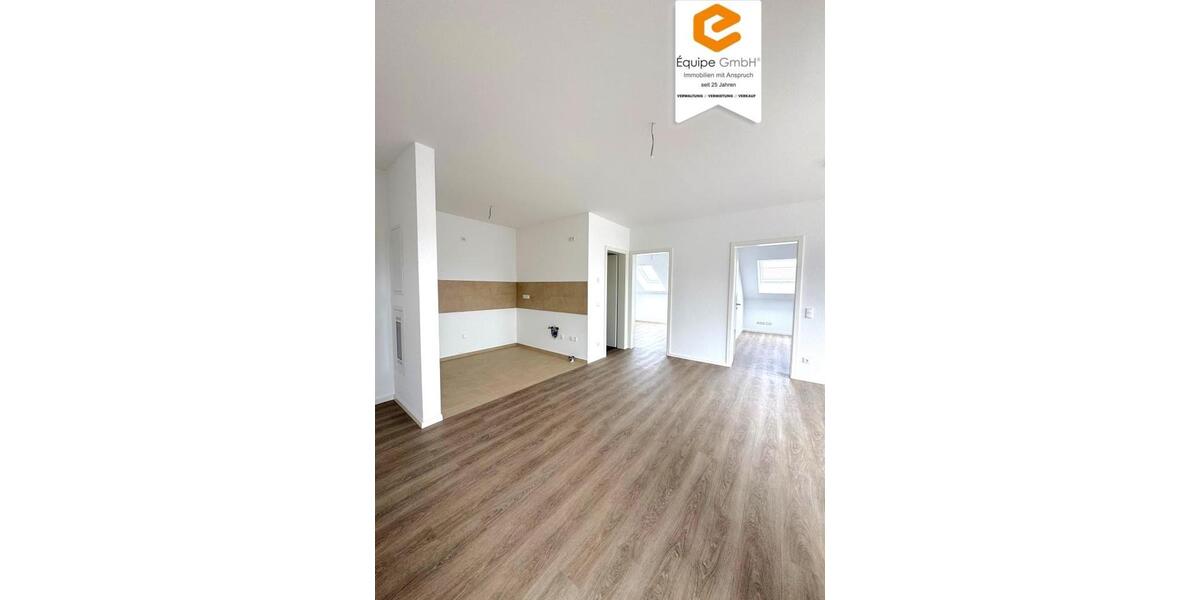 Dachgeschoßwohnung Heidenau - 4 Zimmer, 109 m&sup2;, 1.303&euro; | Angebot:24585580