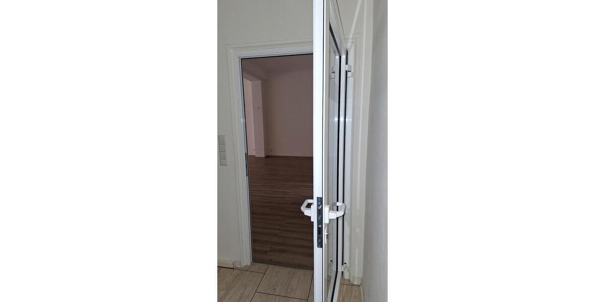 Etagenwohnung Ebersbach - 2 Zimmer, 100 m&sup2;, 700&euro; | Angebot:24235220