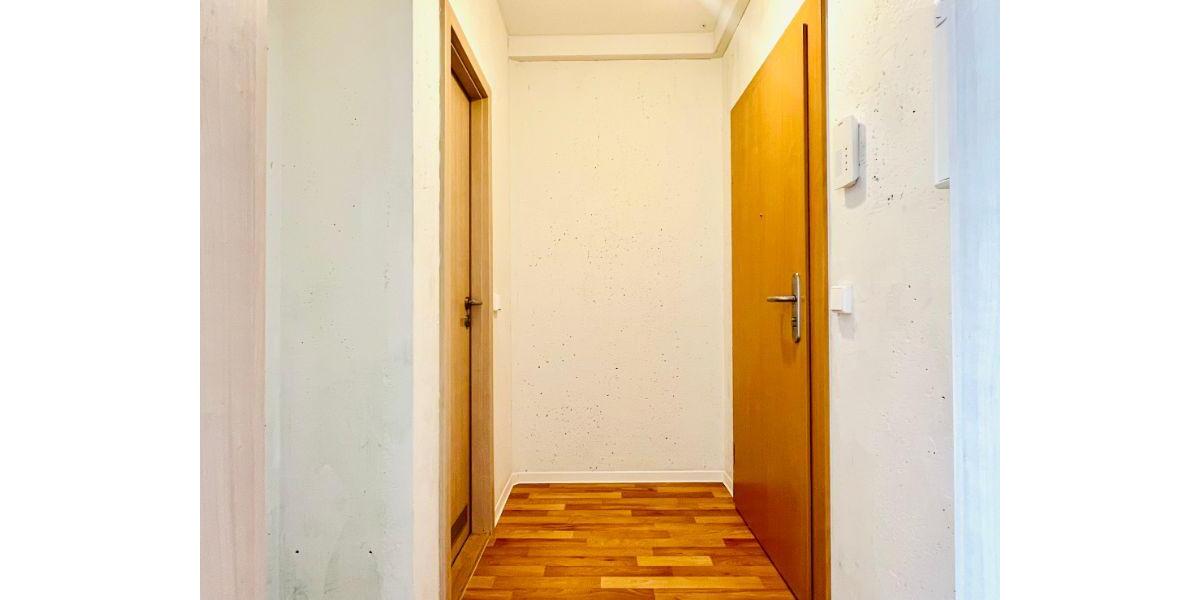 Dachgeschoßwohnung Freital - 1 Zimmer, 25 m&sup2;, 171&euro; | Angebot:25996036