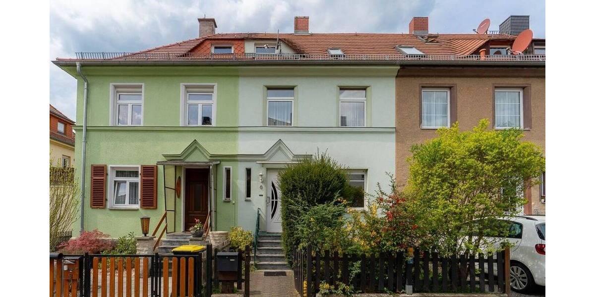 Perfekt angebunden, Kosten überschaubar - kleines Reihenmittelhaus zum selbst ausbauen. 4 zimmer