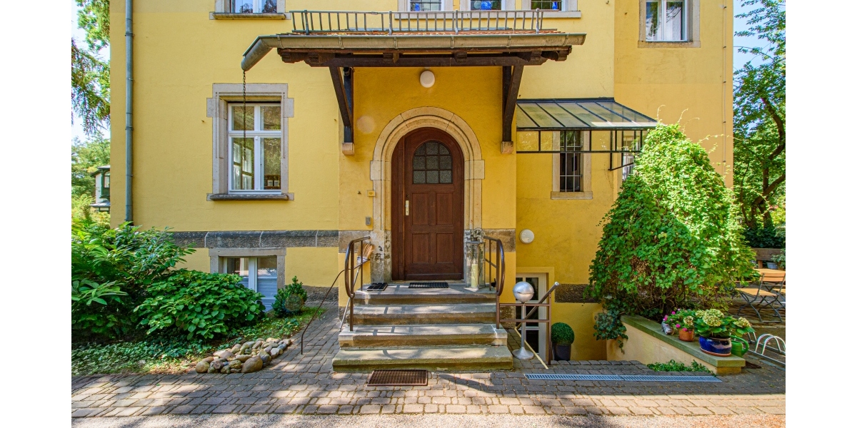 BLASEWITZ – BÜRO MIT 3 RÄUMEN – VILLA – PKW-PARKFLÄCHEN – NEUER BODENBELAG – RUHIG & ZENTRAL GELEGEN - Gewerbeobjekt Dresden Blasewitz | Angebot:27108538