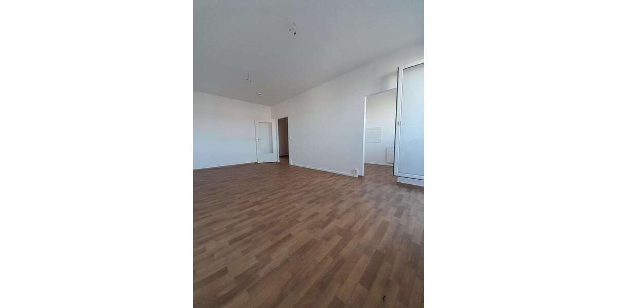 Etagenwohnung Dresden Prohlis - 4 Zimmer, 77 m&sup2;, 595&euro; | Angebot:23874607
