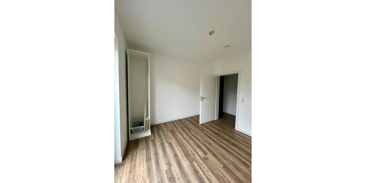 Etagenwohnung Dresden Gruna - 3 Zimmer, 80 m&sup2;, 1.100&euro; | Angebot:26930415