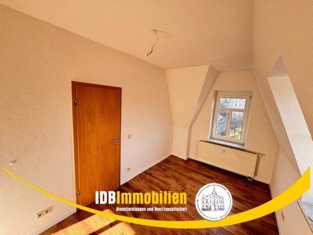 Etagenwohnung Freital Deuben - 4 Zimmer, 121 m&sup2;, 1.100&euro; | Angebot:24157651