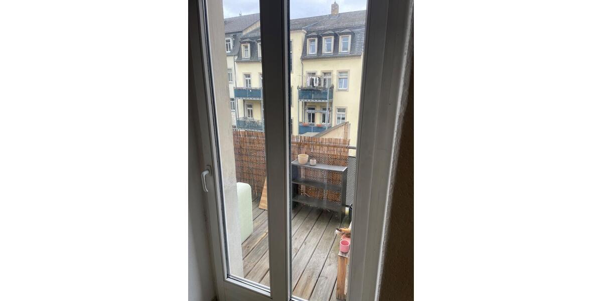 Etagenwohnung Dresden Neustadt - 1 Zimmer, 35 m&sup2;, 350&euro; | Angebot:25753752