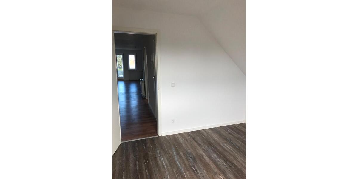 Dachgeschoßwohnung Dresden Prohlis - 2 Zimmer, 54 m&sup2;, 156.000&euro; | Angebot:27493887
