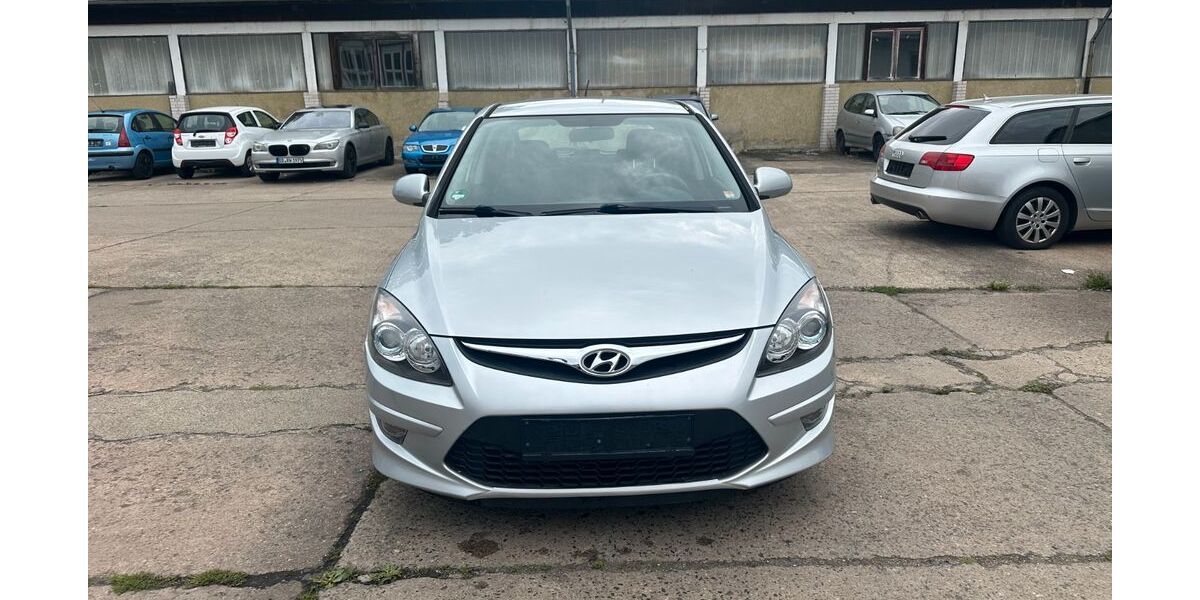 Hyundai i30 127.154 km 4.200 &euro; Dresden 01159