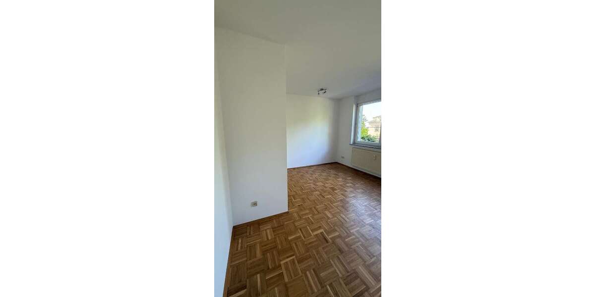 Etagenwohnung Dresden Plauen - 1 Zimmer, 33 m&sup2;, 305&euro; | Angebot:26755108
