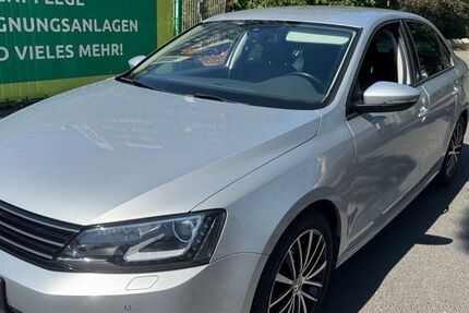 VW Jetta 78.000 km 10.599 &euro; Dresden 01277