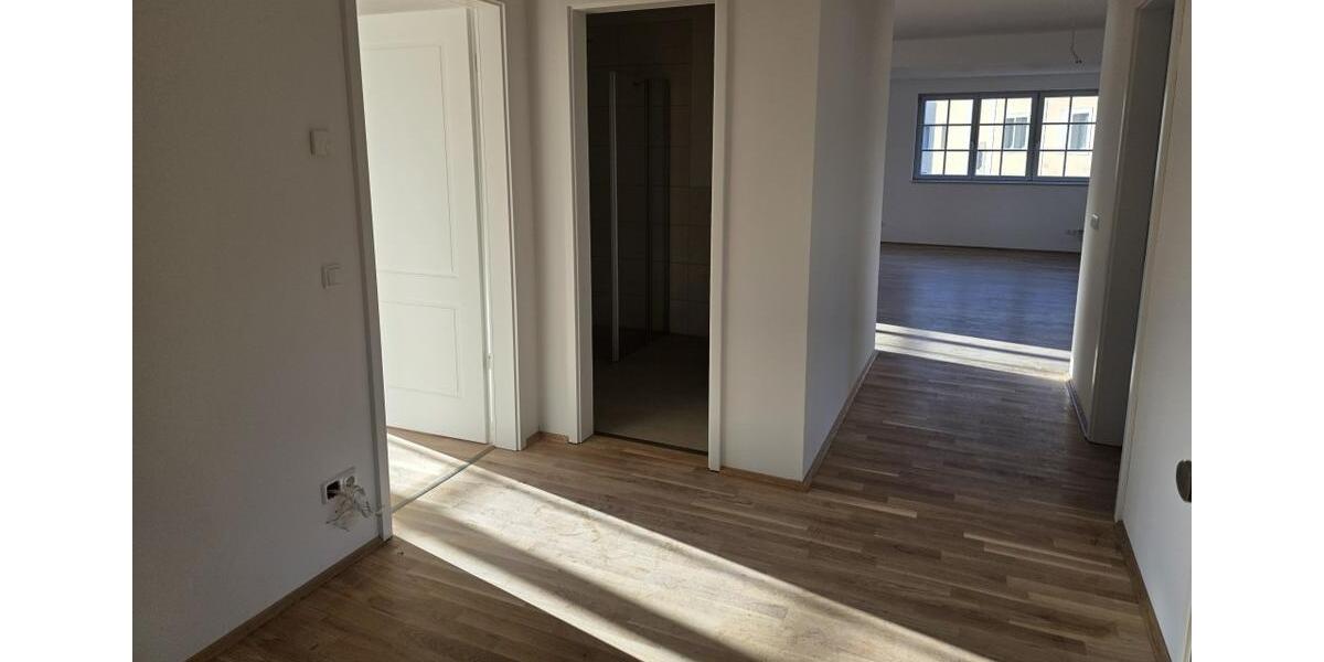 Dachgeschoßwohnung Pirna - 4 Zimmer, 129 m&sup2;, 1.488&euro; | Angebot:25422972