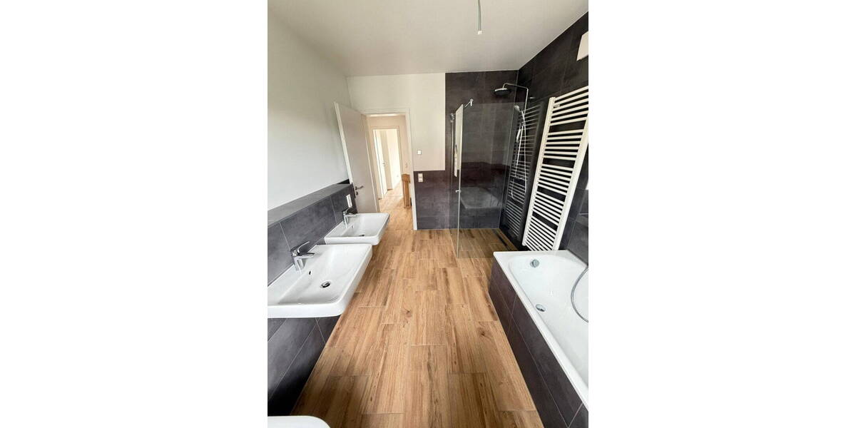 Doppelhaushälfte Dresden Weixdorf - 7 Zimmer, 152 m&sup2;, 2.950&euro; | Angebot:26703214