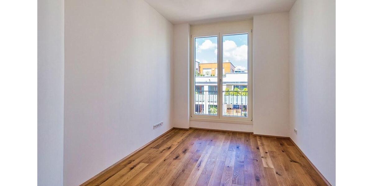 Etagenwohnung Dresden - 5 Zimmer, 143 m&sup2;, 2.220&euro; | Angebot:26338030