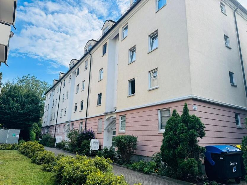 Attraktive 3-Zimmer-Wohnung mit Balkon und Tiefgaragenstellplatz