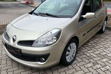 Renault Clio 243.000 km 2.600 &euro; Dresden 01187